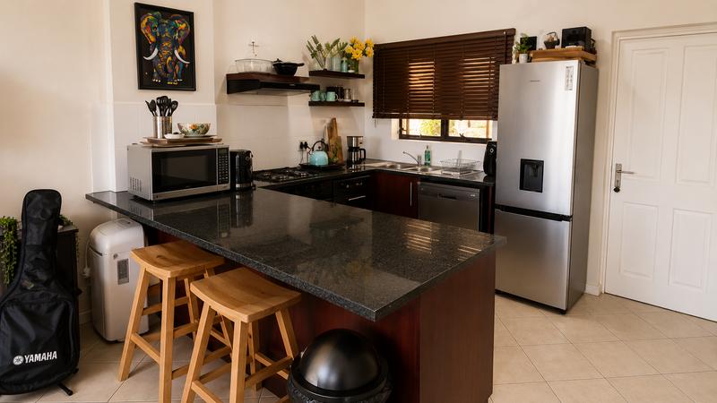 To Let 2 Bedroom Property for Rent in Somerset West Western Cape
